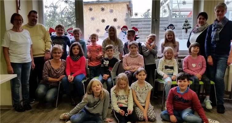 Das Betreuungsteam und die Grundschulkinder freuen sich über den tollen Nachmittag. Foto: privat