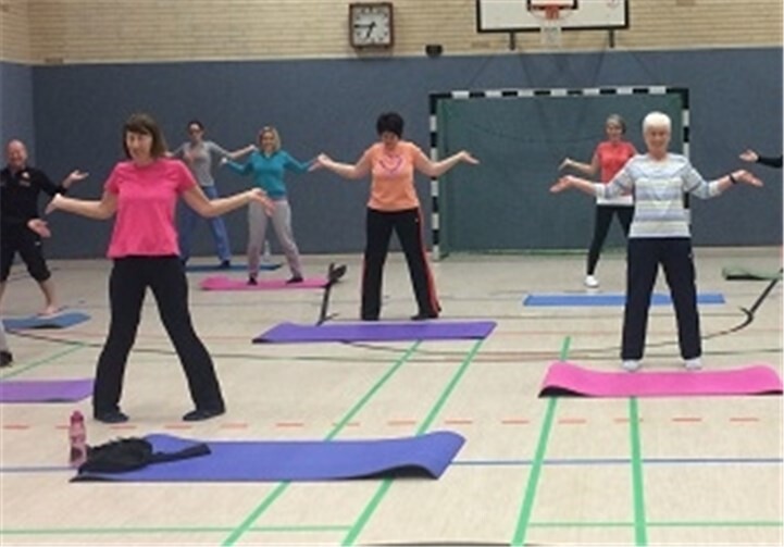 Das Bewegungstraining wird in Kooperation mit der TSG Urbach/Dernbach von der Bewegungslehrerin Melanie Bieker immer dienstags von 19.30 bis 20.45 Uhr in Urbach angeboten.privat