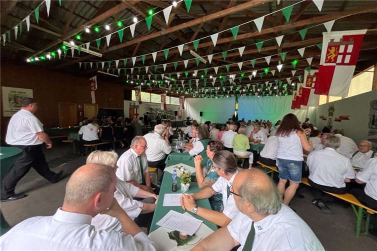 Das Bezirkskönigsschießen war gut besucht. Fotos: privat