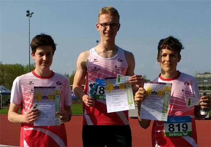 Das Bild zeigt die Rheinlandmeister über 3x1000m. privat