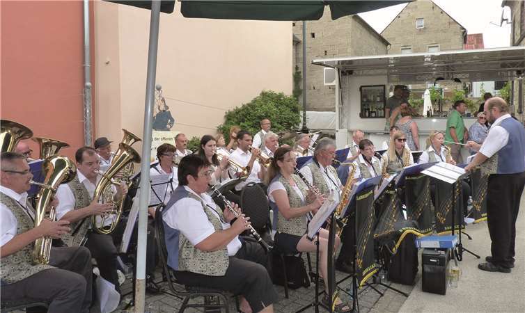 Das Blasorchester Brohltal sorgte für die musikalische Unterhaltung vom Feinsten.Fotos: FRE