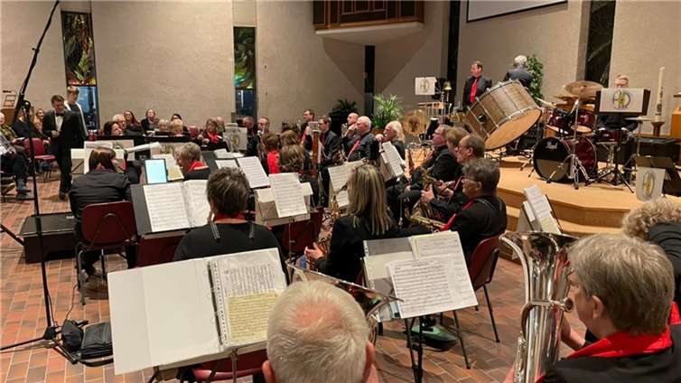 Das Blasorchester Harpe Davids bei einem Konzert in Schiedam. Foto: privat