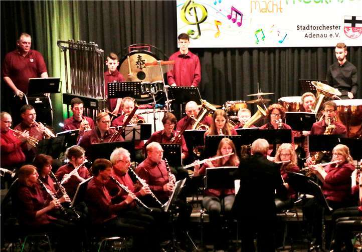 Das „Blasorchester Stadt Adenau“ unter Stabführung von Harrie Boers überzeugte mit einem breiten Querschnitt seines musikalischen Repertoire´s.