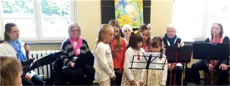 Das Blockflötenensemble „Fluturas“ aus Bonn mit einigen Klangwerk-Schülern. privat