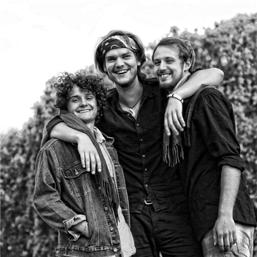 Das Bluesrock- Trio TheBoomboxes steht für eigenwillige, eingängige und coole Songs.