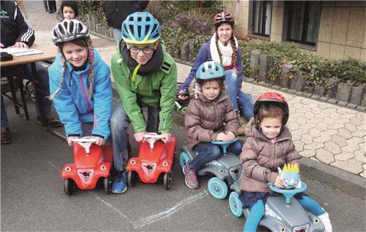 Das Bobby-Car-Rennen war für die Kinder das Highlight des Tages. FRE