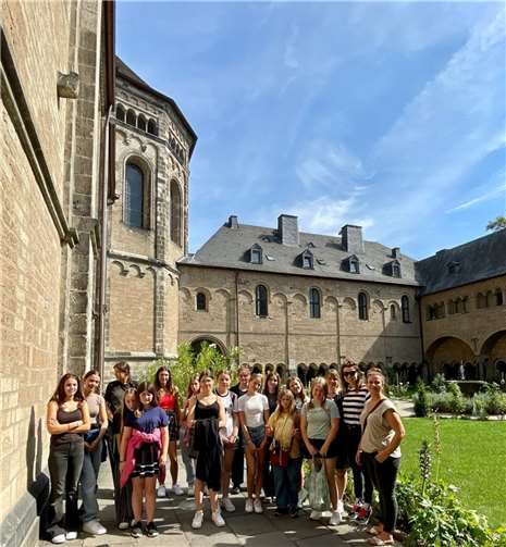 Das Bonner Münster war nur einer von mehreren kulturellen Höhepunkten der Fahrt der drei Kreisjugendpflegen Neuwied, Altenkirchen und Westerwaldkreis.  Foto: Simone Höhner/Kreisverwaltung Neuwied