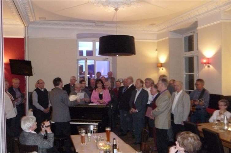 Das Brauhaus war prall gefüllt, als der Vorsitzende Norbert Klein die Gäste willkommen hieß.privat