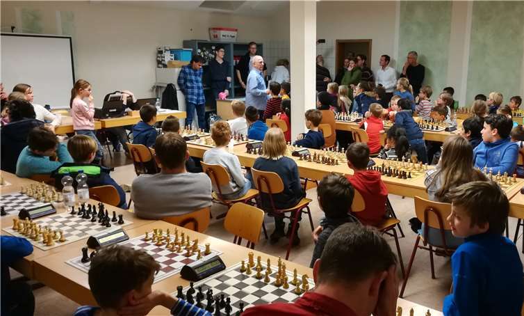 Das Bürgerhaus Arzdorf platzte fast aus allen Nähten.