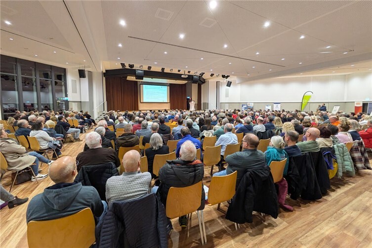 Das Bürgerhaus in Wirges bot ausreichend Platz für alle interessierten Bürgerinnen und Bürger.