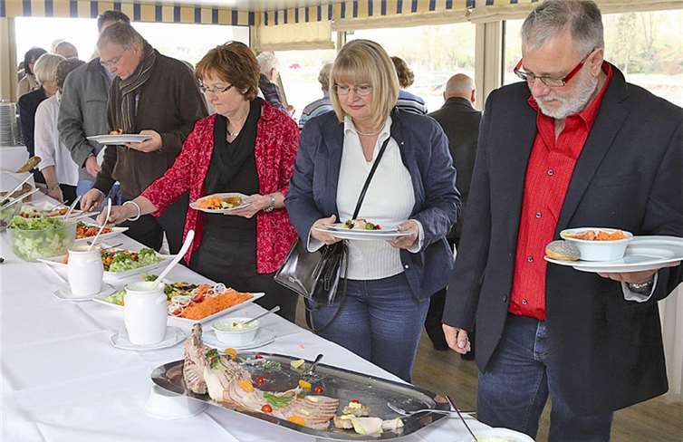 Das Buffet ist eröffnet.
