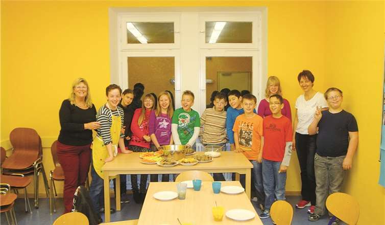 Das Buffet voller gesunder Gerichte wurde restlos von den Schülern aufgegessen. privat