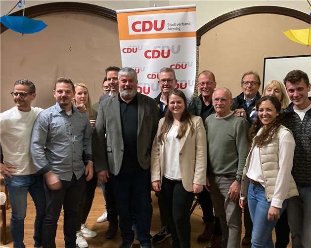 Das CDU-Team der Stadt Mendig freute sich über die große Resonanz ihrer Bürgerbefragung und den nahezu 800 abgegebenen Fragebögen der Mendiger Bürger.  Foto: Jürgen Reimann