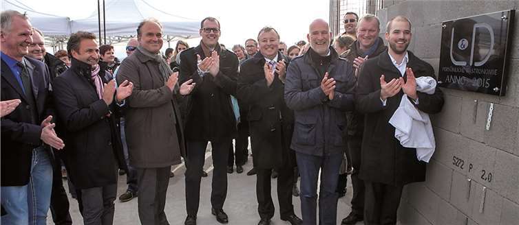 Das Catering-Unternehmen „L&D“ mit bundesweit 1200 Mitarbeitern legte jetzt seinen Grundstein für die neue Firmenzentrale im Innovationspark Rheinland. -Jost-