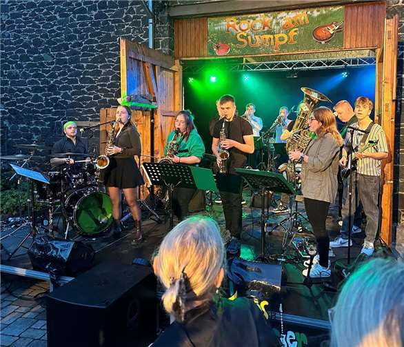 Wenn „Chaos“ für „Mega“-Stimmung sorgt Das Chaosorchester Weibern war unter anderem bereits dreimal bei „Rock am Sumpf“ in Thür dabei. Archiv-Foto: Stefan Pauly/VG-Verwaltung Mendig