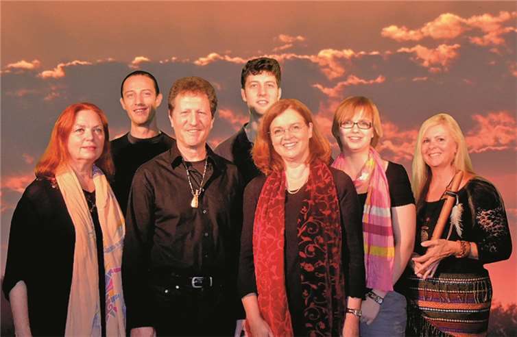 Das Chor-Band-Ensemble Great Spirit Singers kommt nach Remagen. privat