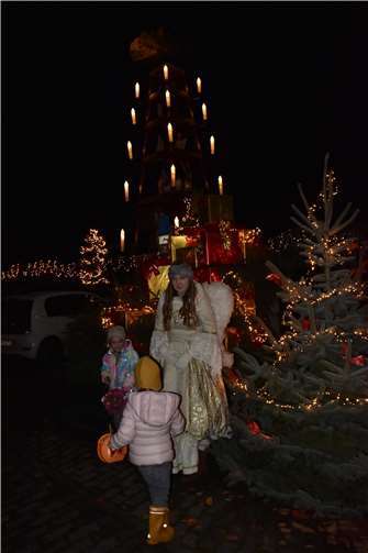 Das Christkind war für die Kinder der absolute Hit.