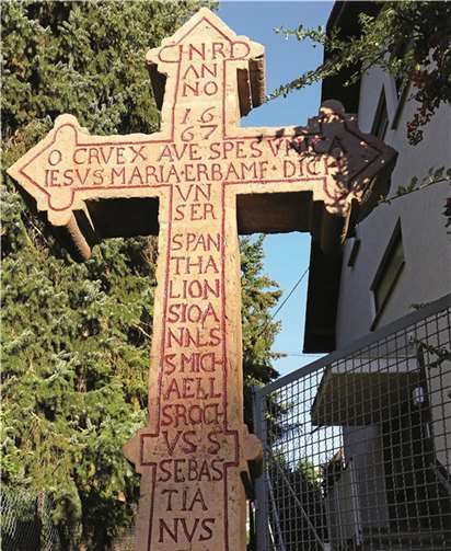 Das Clasen-Kreuz an der Honnefer Straße in Unkel-Scheuren ist renoviert worden.privat