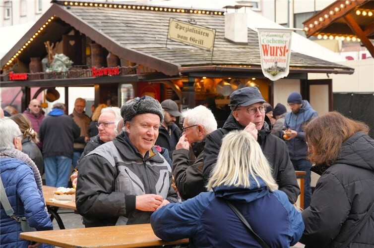 Das Currywurstfestival lockt jedes Jahr Tausende von Besuchern von nah und fern in die Deichstadt.Fotos: FF 