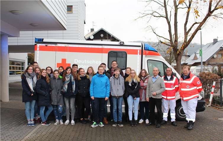 Das DRK Löf war mit einem Einsatzfahrzeug zu Gast an der Realschule plus und Fachoberschule Untermosel.Realschule plus und Fachoberschule Untermosel