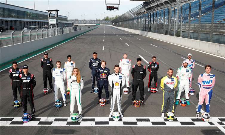 Das DTM Starterfeld für die Saison 2021 mit einer Lady. 19 Fahrer aus 11 Nationen.Foto: DTM/Hoch Zwei