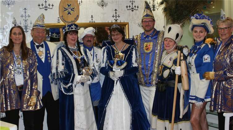 Das Damendreigestirn der KG Blau-Weiß.