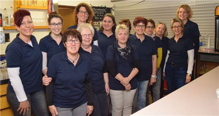 Das Damenkomitee „Goldene Herzen“ hatte wieder die Bewirtung übernommen.  EICH