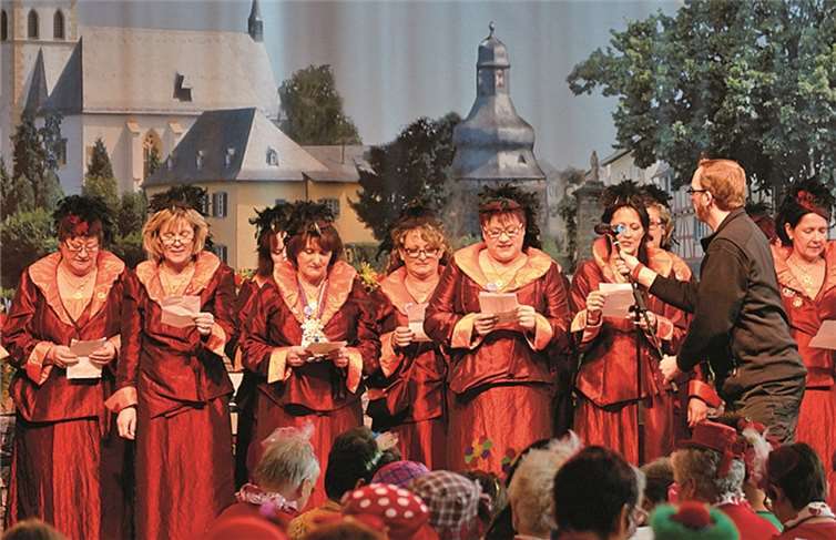 Das Damenkomitee Herzblättchen in neuen Kostümen.privat