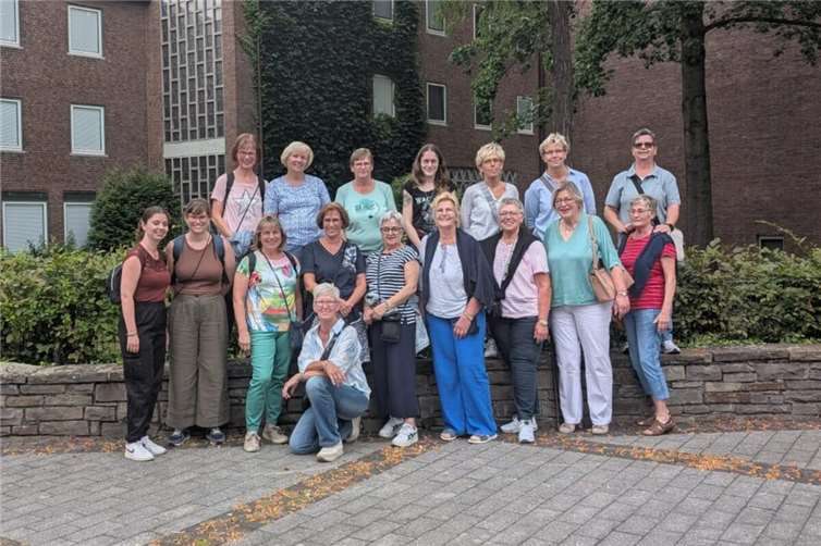 Mokkakännchen on Tour  Das Damenkomitee verbrachte einen tollen Tag in Köln. Foto: privat