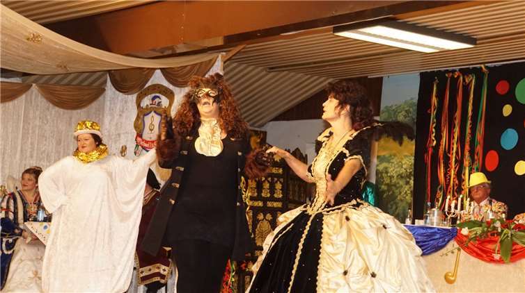 Das Damenkomitee zeigte ihrFinale zur Playbackshow „Die Schöne und das Biest“.