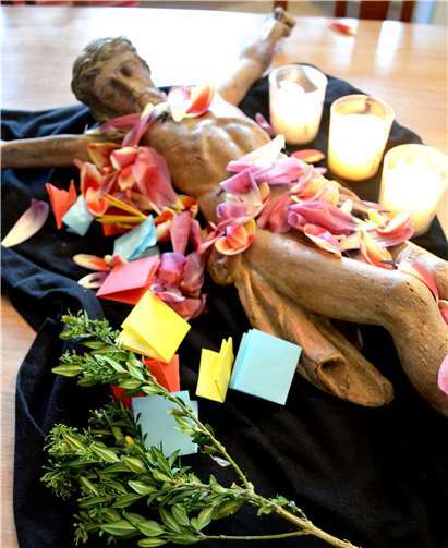 Das Dekanat Ahr-Eifel hat eine Broschüre für die Ostertage daheim erstellt. Foto: privat