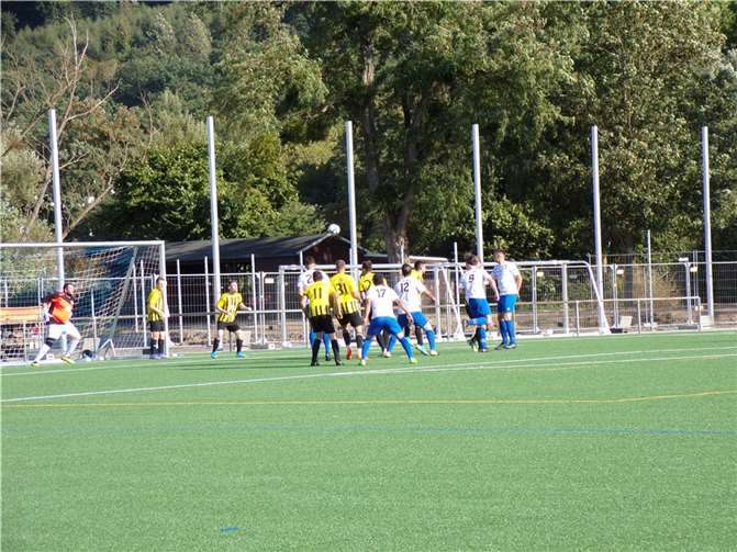 Das Derby auf dem Kunstrasenplatz in Bad Bodendorf endete Unentschieden.  Foto: privat
