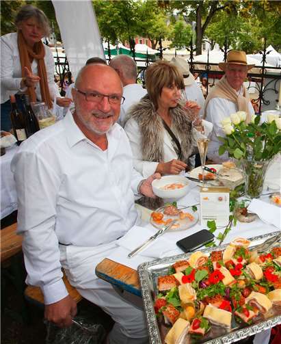 Das „Dîner en blanc“ lockt Feinschmecker. Foto:Stadtverwaltung