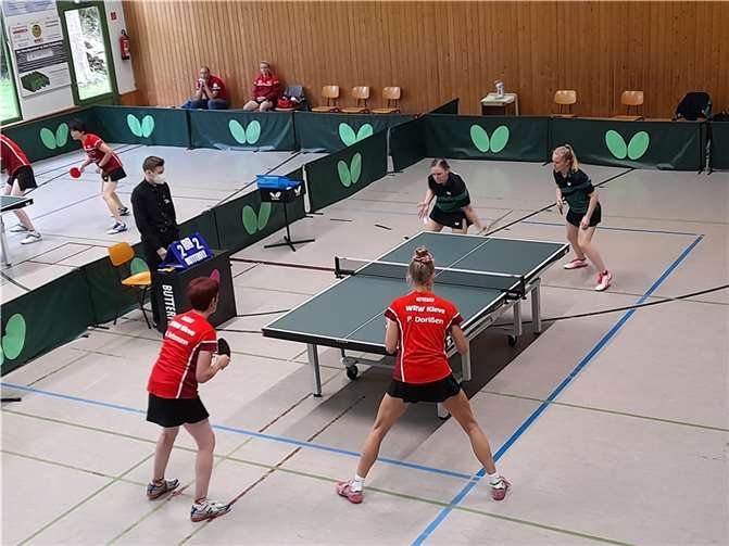 Erster Bundesligapunkt  Das Doppel Hoffmann/Peil im Einsatz.