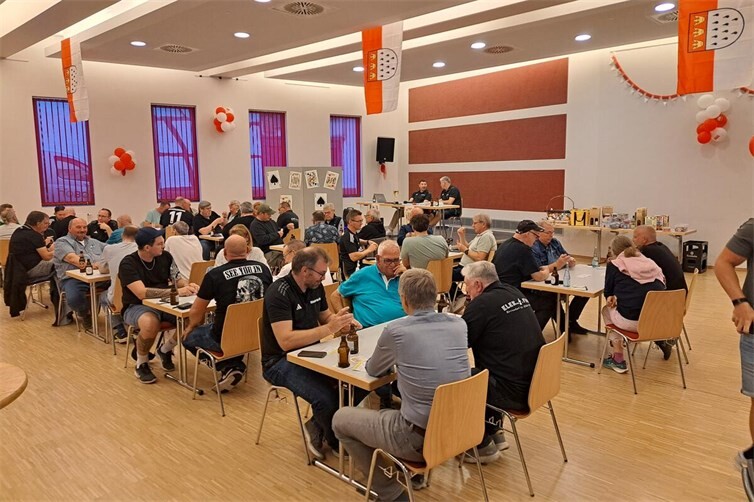 Das Dorfgemeinschaftshaus in Birresdorf war mit 40 Teilnehmern sehr gut besucht.