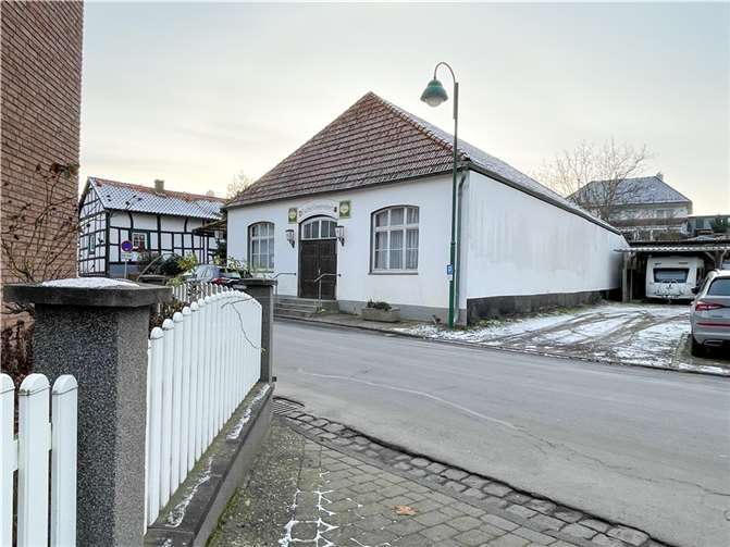 Das Dorfgemeinschaftshaus in Esch, der Saal „Ibs“, kann aus Mitteln des Wiederaufbaus saniert werden. Foto: CDU-Grafschaft