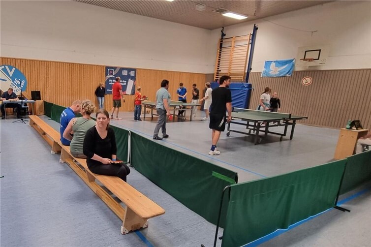 Das Dorfturnier in der Lüftelberger Turnhalle