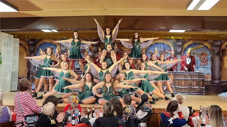 Das Dragoner Corps und die Skylight Majorettes entführten die Gäste in die Märchenwelt.  Foto: privat