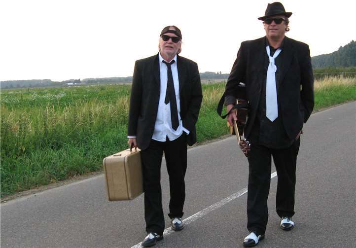 Das Duo „Blues 66“ kommt vom Niederrhein in das Zehnthofgewölbe Sinzig.Privat