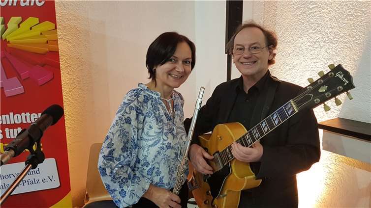 Das Duo „Con Moto“ (Sylvia Mel-André und Johannes André) umrahmte den Festakt musikalisch. Fotos: KH