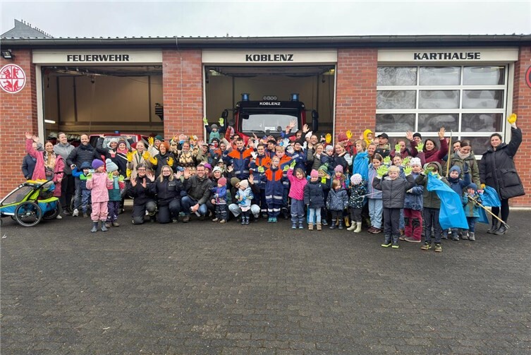 Das Echo war beeindruckend: Rund einhundert Freiwillige nahmen an der Müllsammelaktion teil, wobei der hohe Anteil an engagierten Kindern und Jugendlichen besonders positiv auffiel.