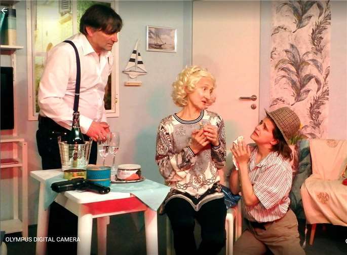 Das Ehepaar Laurence und Bruno erhalten rätselhaften GeldsegenFoto: privat