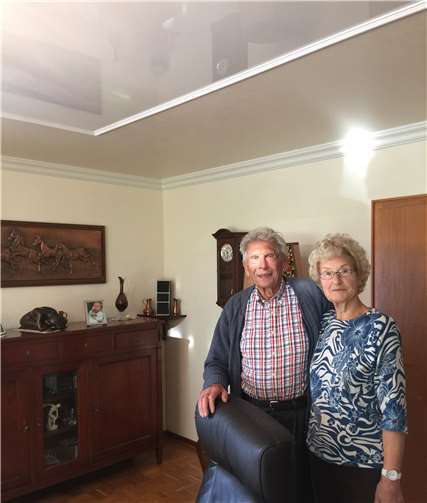 Das Ehepaar Weiler aus Bornheim-Sechtem freut sich über die PLAMECO-Decke. privat