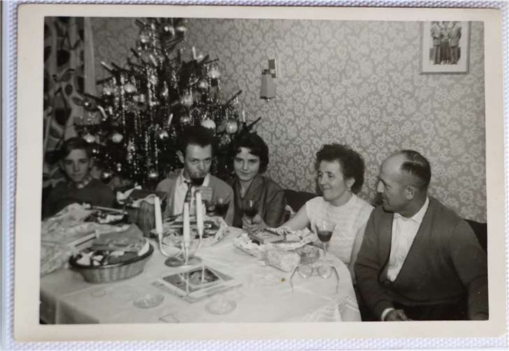 Das Ehepaar bei ihrer Verlobungsfeier. Fotos: privat / CRO