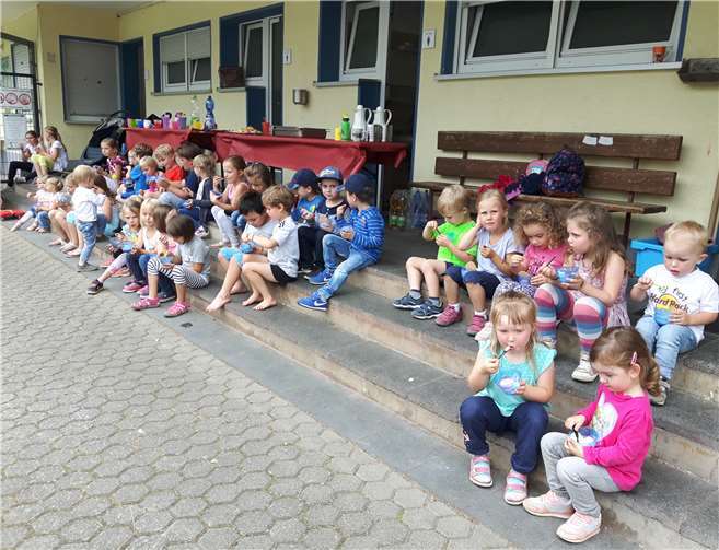 Das Eis war eine willkommene Abkühlung für die kleinen Nachwuchssportler. privat