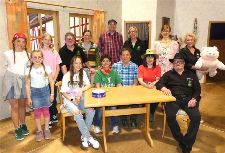 Das Ellenz-Poltersdorfer Theaterensemble FeinHerb begeisterte in diesem Jahr mit der Komödie „Lass die Sau raus“. Fotos: TE