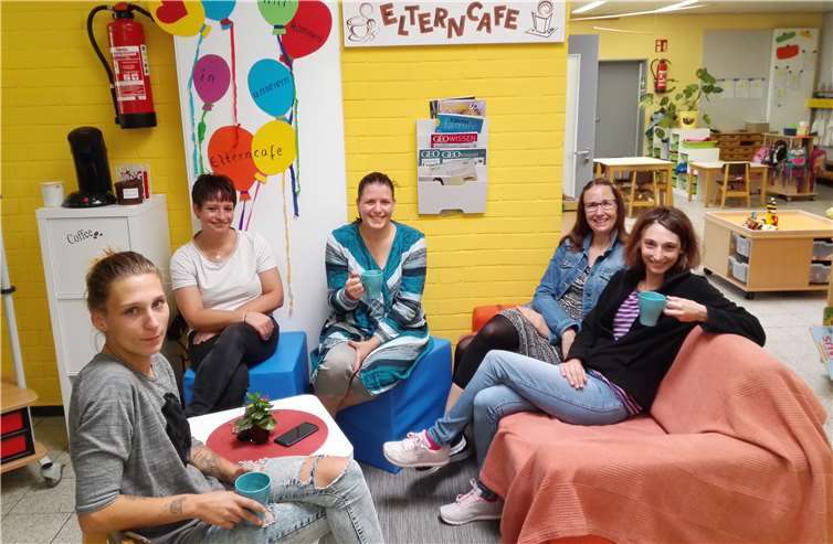 Das Eltern-Café bietet den Eltern die Möglichkeit sich untereinander auszutauschen.privat