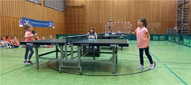 Das Endspiel der Mädchen acht Jahre und jünger.