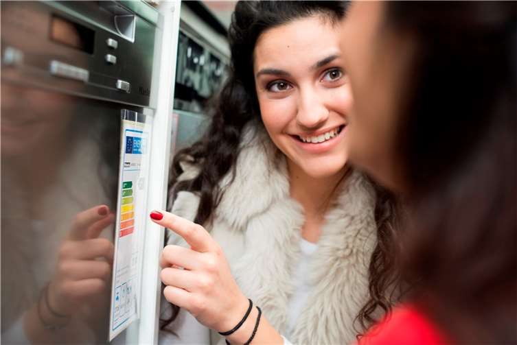 Media Markt Bonn belohnt Anschaffung neuer TVs und Haushaltsgroßgeräte Das Energieeffizienzlabel gibt Aufschluss über den Stromverbrauch.
