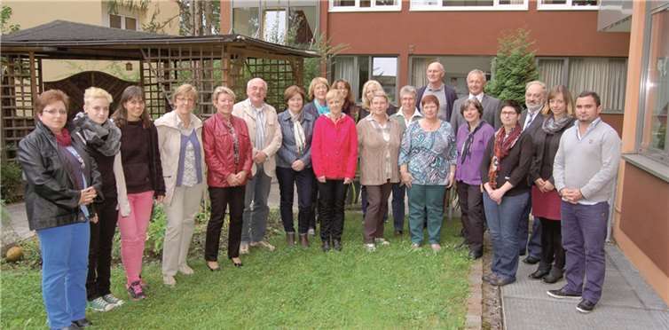 Das Engagement der ehrenamtlichen Lernpaten im Kreis Neuwied wurde im Rahmen des Lernpatentages gewürdigt. Der 1.Kreisbeigeordnete Achim Hallerbach sprach den fast 30 aktiven Lernpatinnen und Lernpaten ein Wort des Dankes aus und lobte ihren Einsatz und die Bereitschaft sich durch das Investieren von Zeit aktiv an der Verbesserung von Bildungschancen von Grundschulkindern im Landkreis Neuwied zu beteiligen. privat